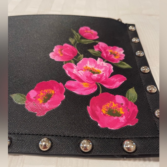 Large clutch so pretty - Picture 2 of 5